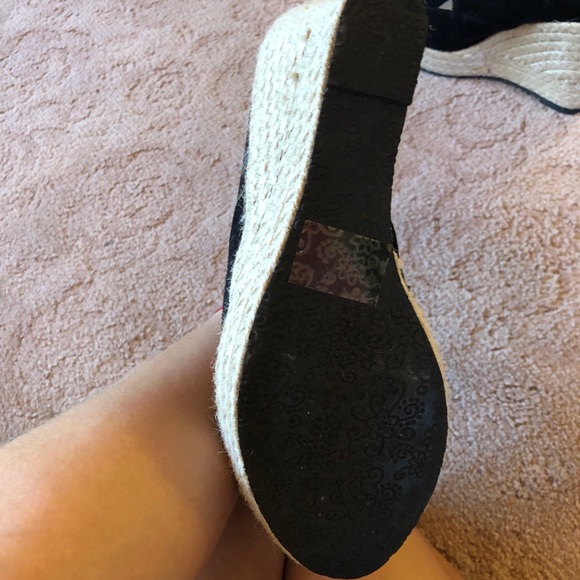 NWOT Black wedges Chase + Chloe - Picture 5 of 5